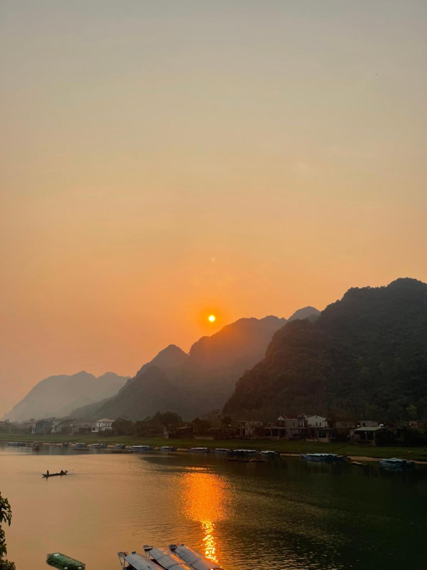 Cornflower Homestay Phong Nha Buitenkant foto
