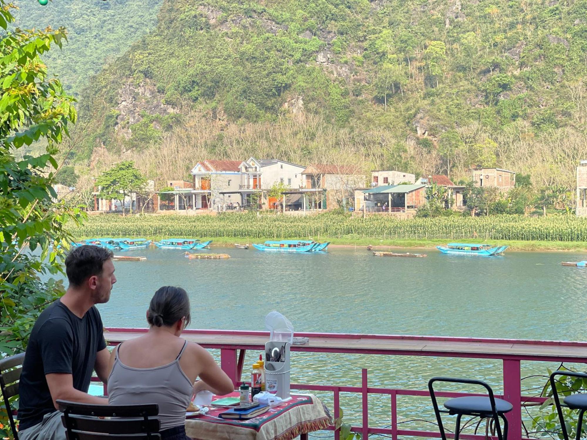 Cornflower Homestay Phong Nha Buitenkant foto