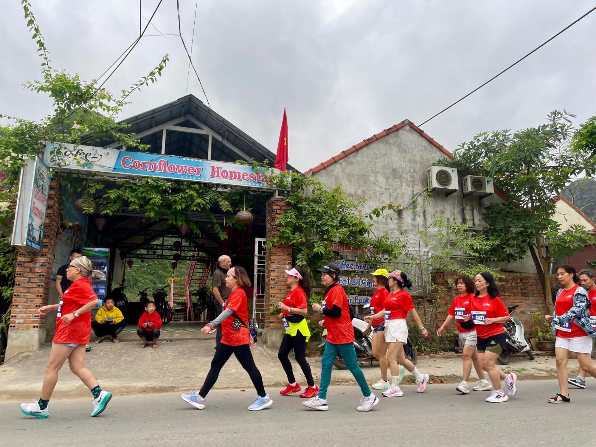 Cornflower Homestay Phong Nha Buitenkant foto