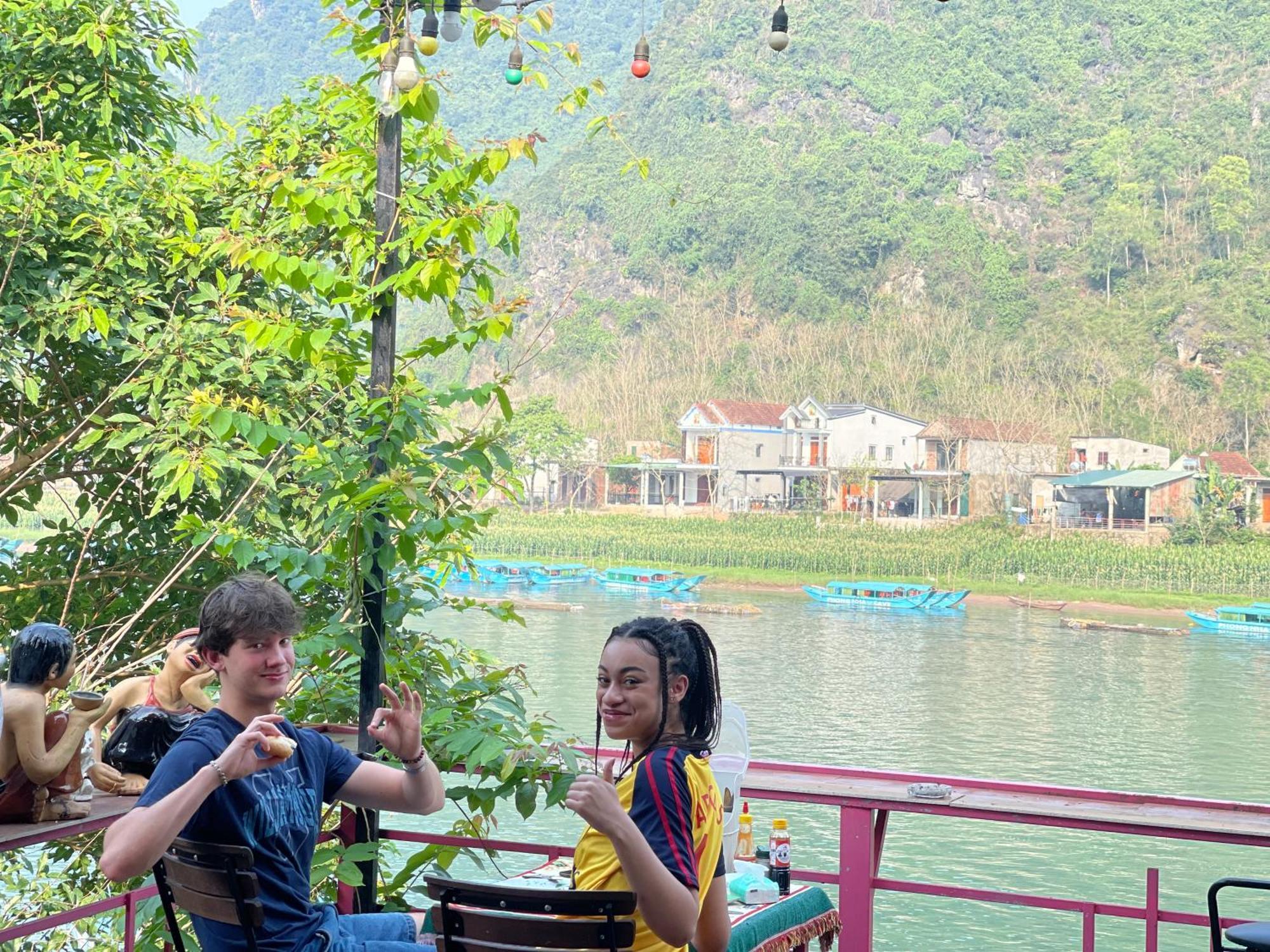 Cornflower Homestay Phong Nha Buitenkant foto